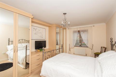 36 Barkway Drive, Orpington, BR6 8PQ
