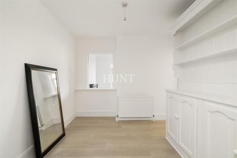 76 Westbury Lane, Buckhurst Hill, IG9 5PW