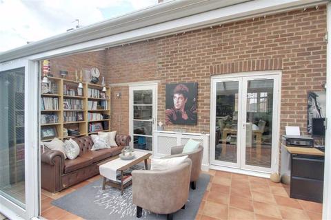 9 Oakdene Road, Hemel Hempstead, HP3 9TS