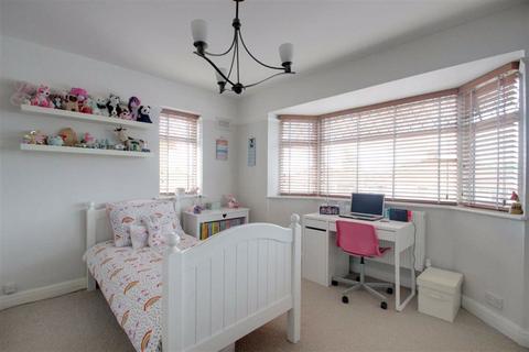 9 Oakdene Road, Hemel Hempstead, HP3 9TS