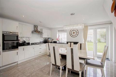 5 Blackbeard, Brooklands, Milton Keynes, MK10 7FT