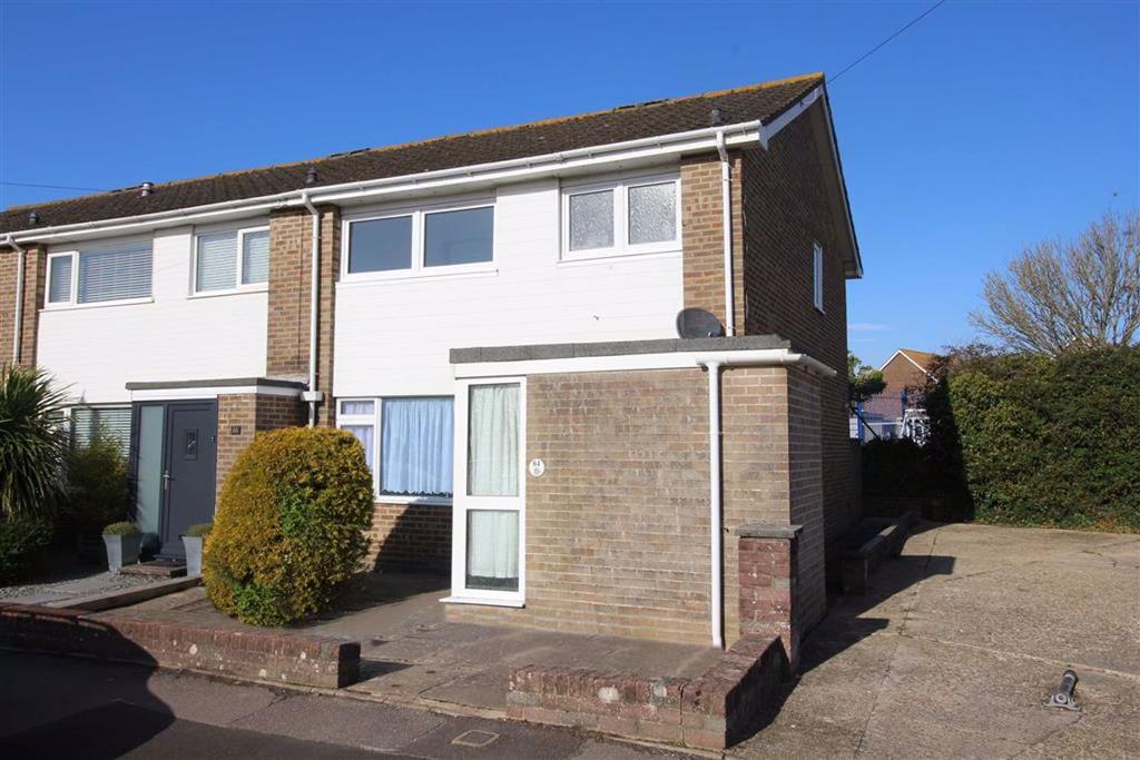 Lymington Road, New Milton, Hampshire 3 bed house £254,950