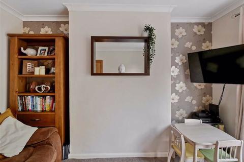 2 Selby Road, London, SE20 8SD
