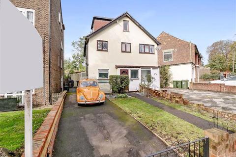 2 Selby Road, London, SE20 8SD