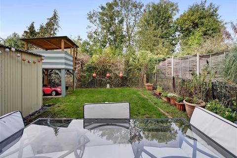 2 Selby Road, London, SE20 8SD