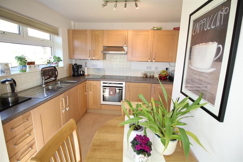 Royce Walk, Rogerstone, Newport 2 bed bungalow £230,000