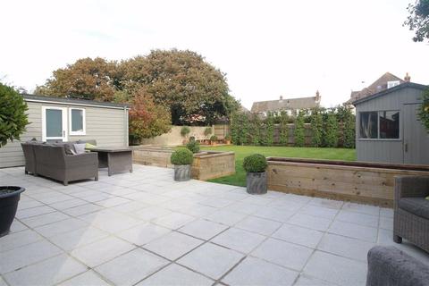 48 Barton Drive, Barton On Sea, New Milton, BH25 7JJ