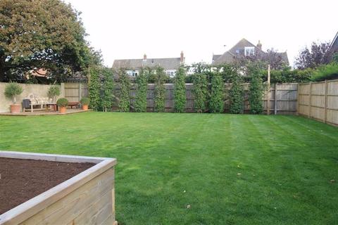 48 Barton Drive, Barton On Sea, New Milton, BH25 7JJ