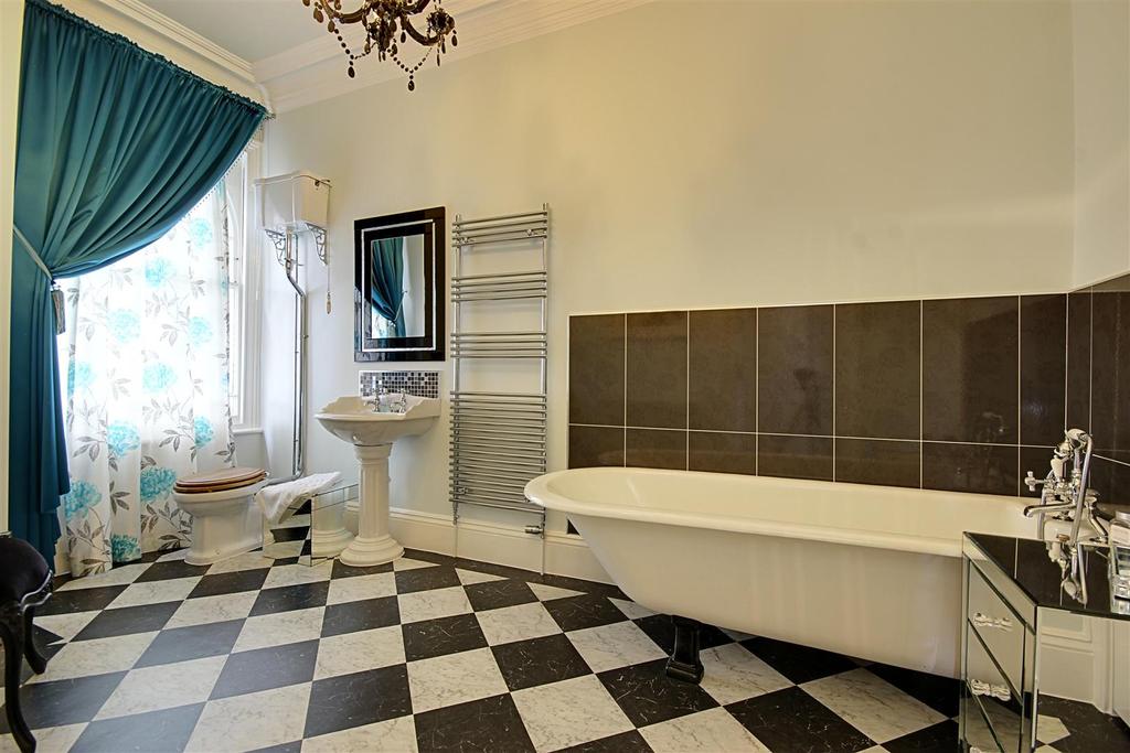 En-Suite Bathroom