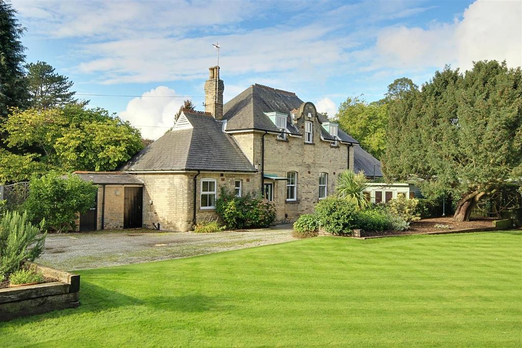 Separate Lodge House