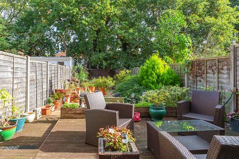 21 Beverley Road, New Malden, KT3 4AW