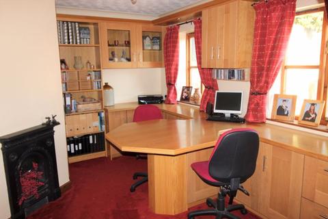Coach House Acton Gardens, Wrexham, LL12 8DE