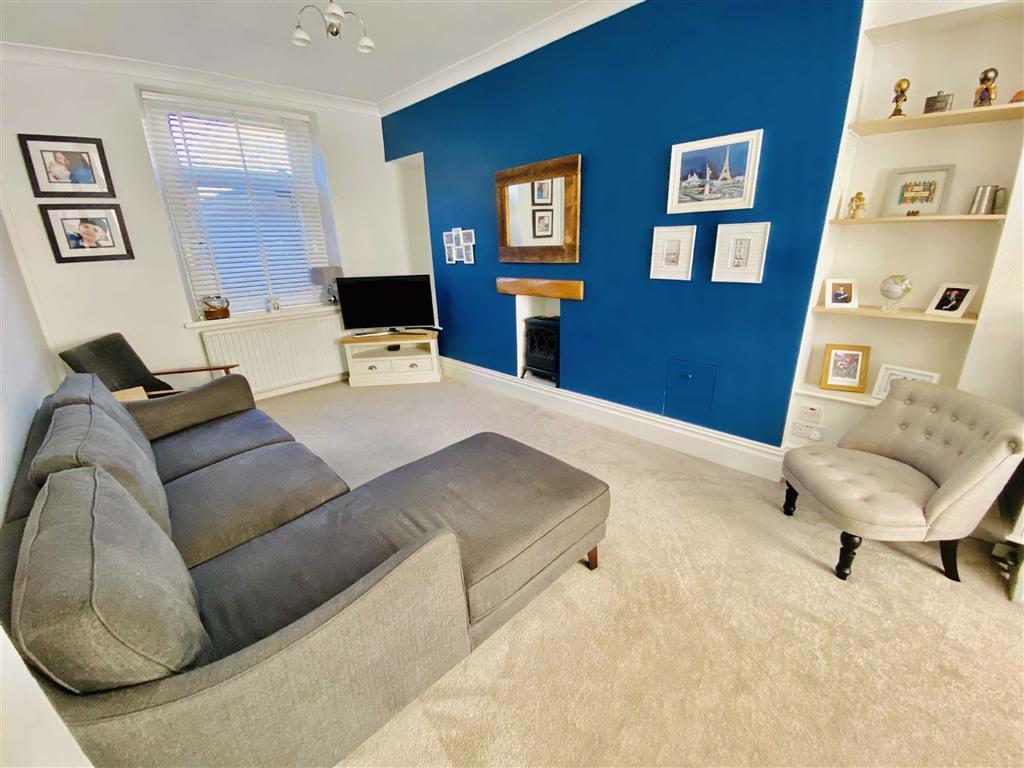 Brynymor Road, Gowerton, Swansea 3 bed detached house £245,000