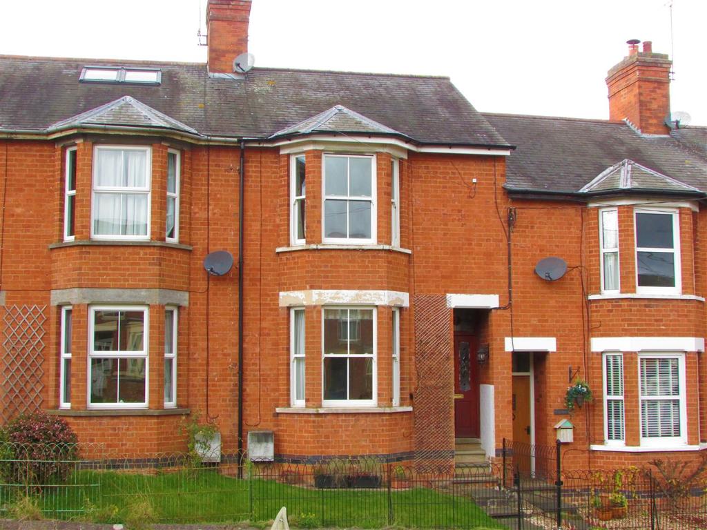 The Banks, Long Buckby, Northampton 3 bed terraced house £280,000