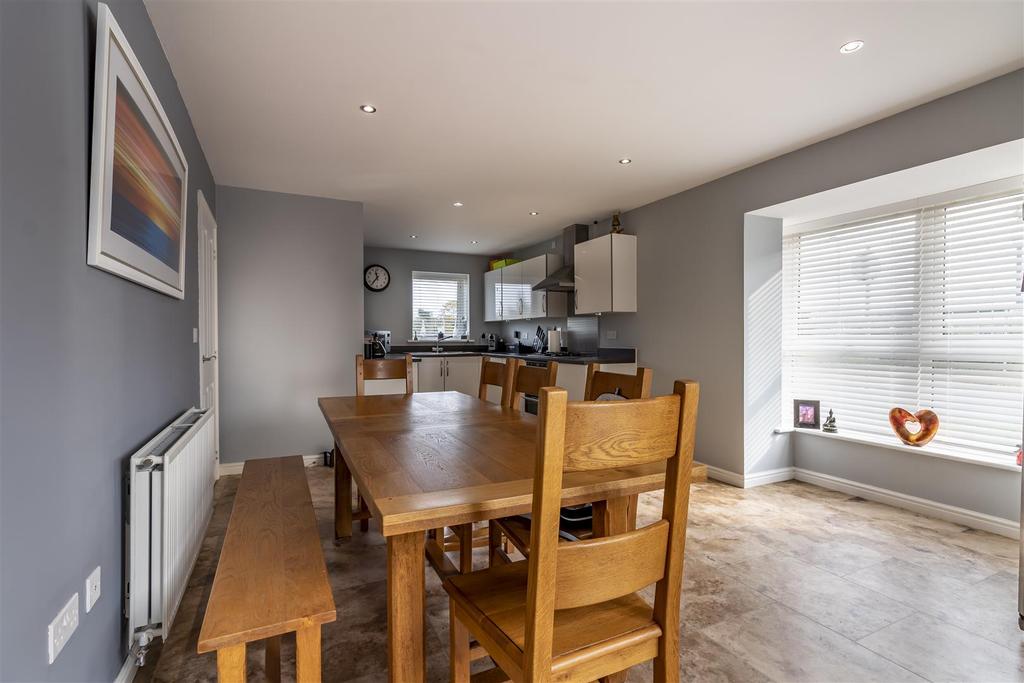 Kitchen 1.jpg