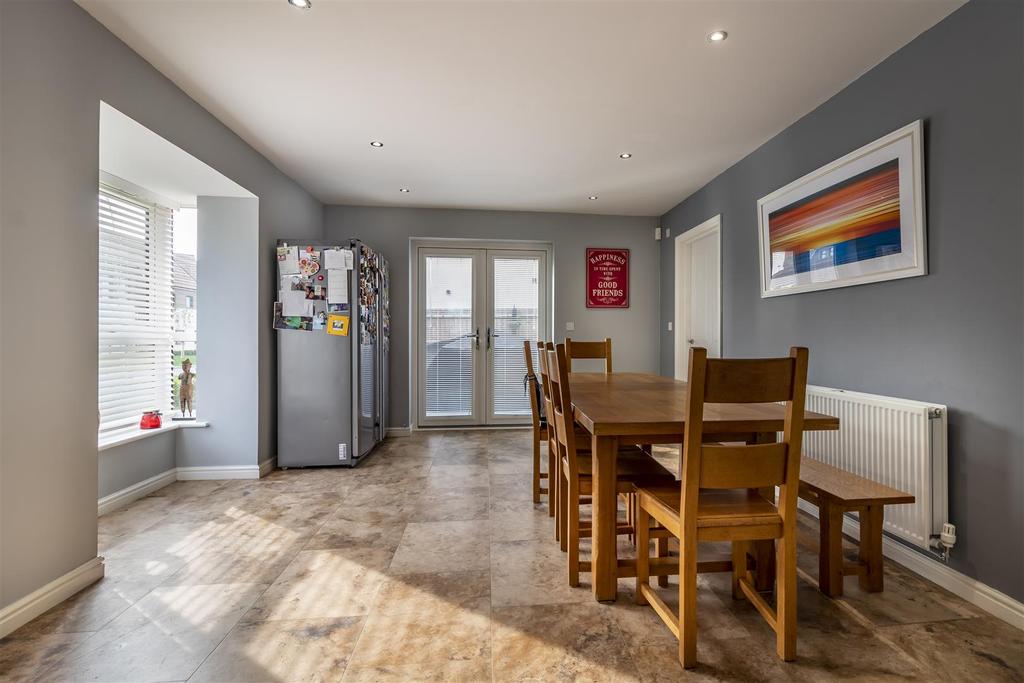 Kitchen 6.jpg