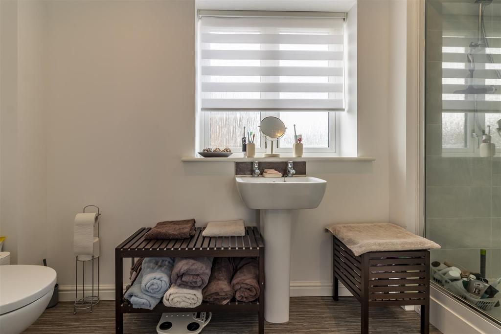 En Suite 1.jpg