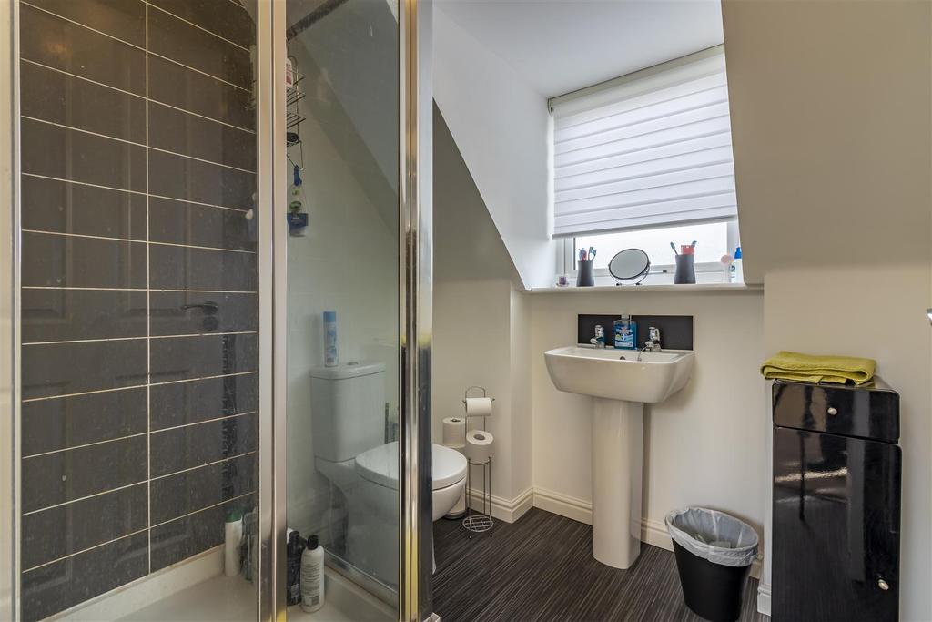 Bathroom 2.jpg