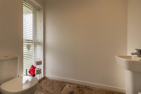 58 Barrett Way, Aveley, South Ockendon, RM15 4DB