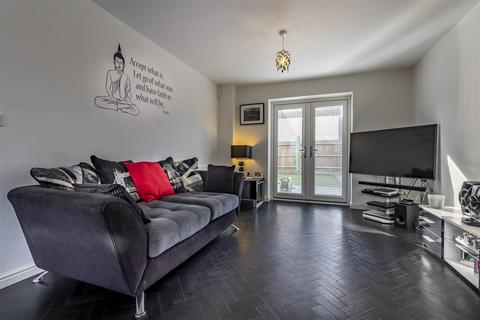 58 Barrett Way, Aveley, South Ockendon, RM15 4DB