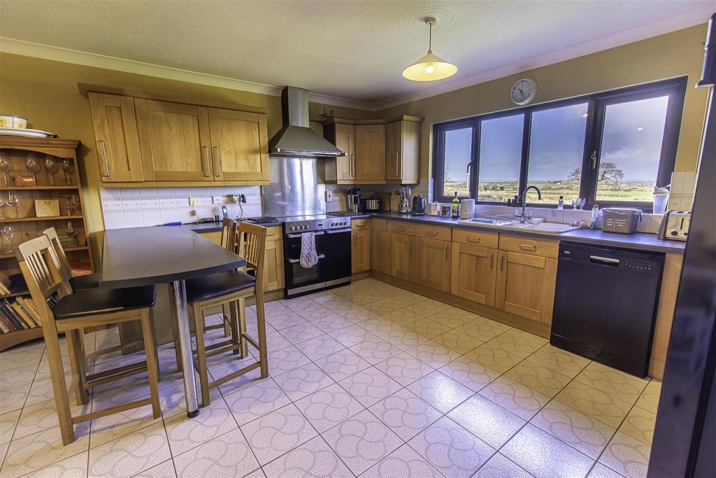 Kitchen 3.jpg