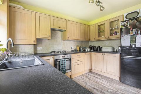 9 Waterloo Crescent, Bradford, BD10 0NQ