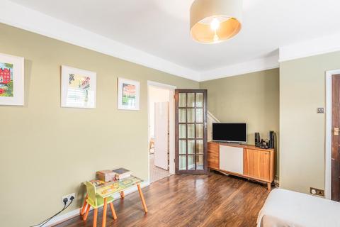 40 Salters Hill, London, SE19 1DZ