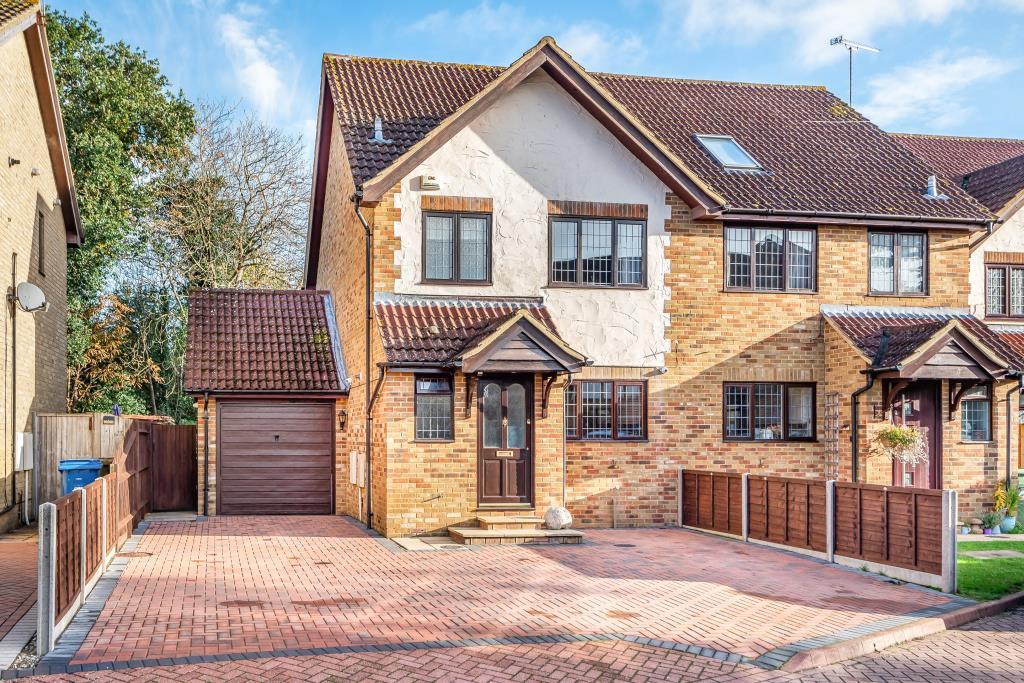 Shorland Oaks, Warfield, Berkshire, RG42 3 bed semidetached house £