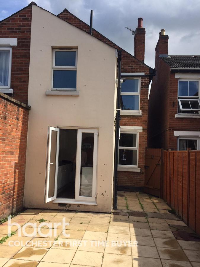 Victor Road, Colchester 2 bed terraced house £180,000