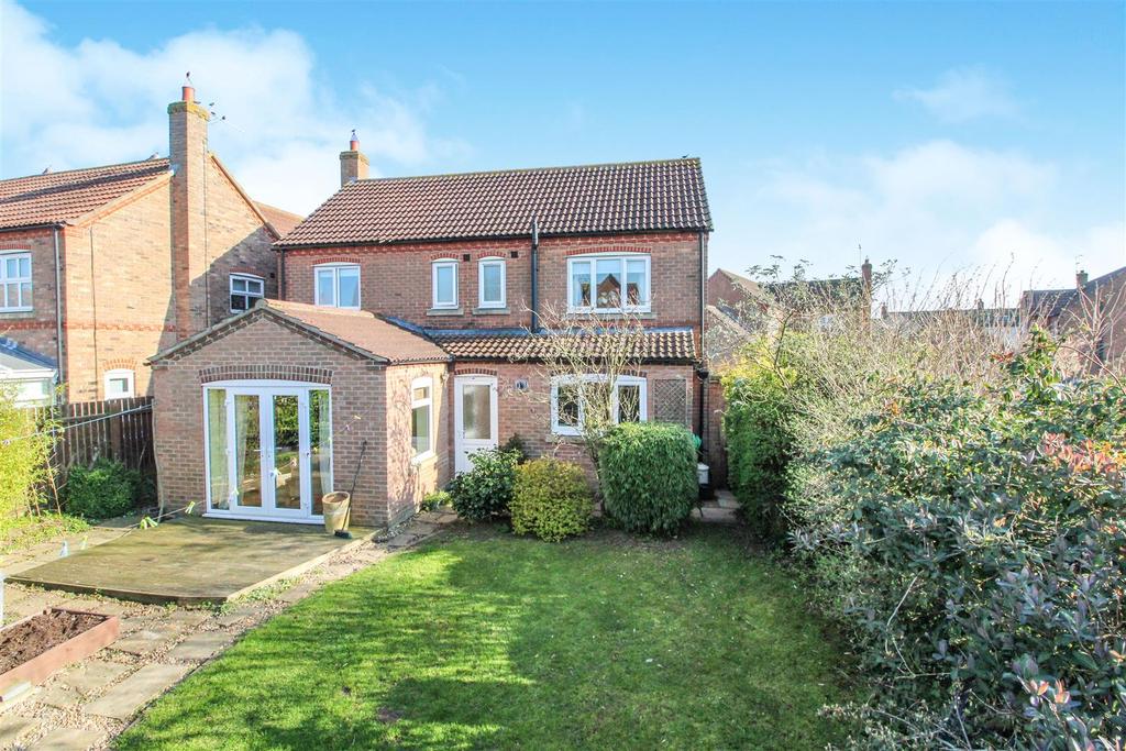 Low Farm Close, North Frodingham, Driffield 4 bed detached house £260,000