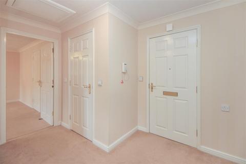 2 bedroom apartment for sale - Easterfield Court, Driffield