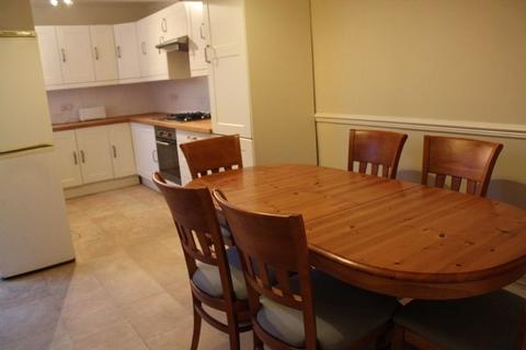 5 bedroom terraced house to rent - Liverpool L18