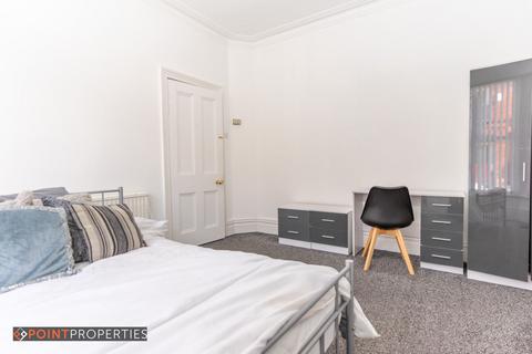 undefined, Liverpool L18