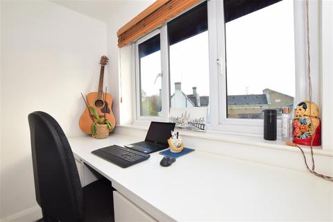 Flat 14, Verity House Cotleigh Road, Romford, RM7 9AE