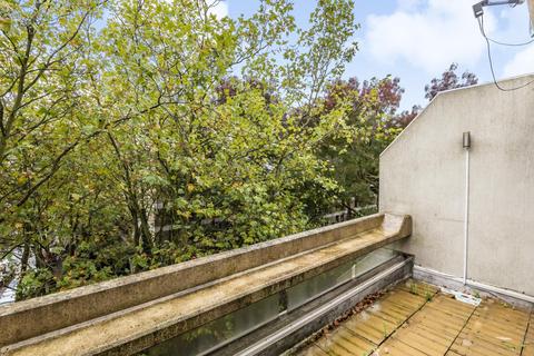 1 Retcar Place, London, N19 5TT