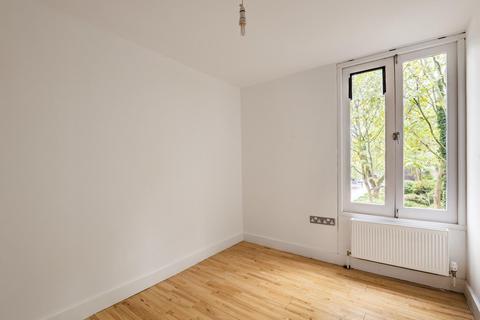 1 Retcar Place, London, N19 5TT