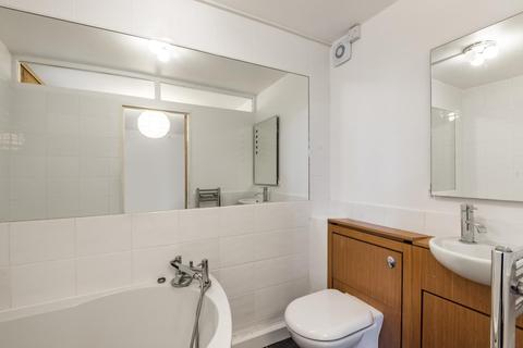 1 Retcar Place, London, N19 5TT
