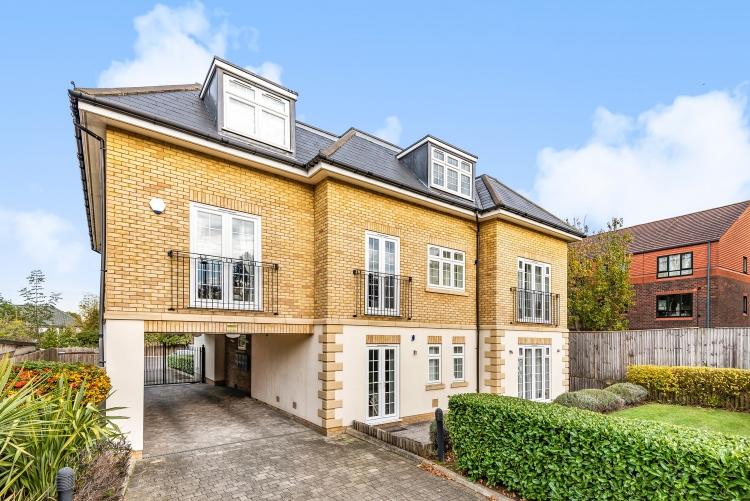 Cumberland Road Bromley BR2 2 bed apartment £1,500 pcm (£346 pw)