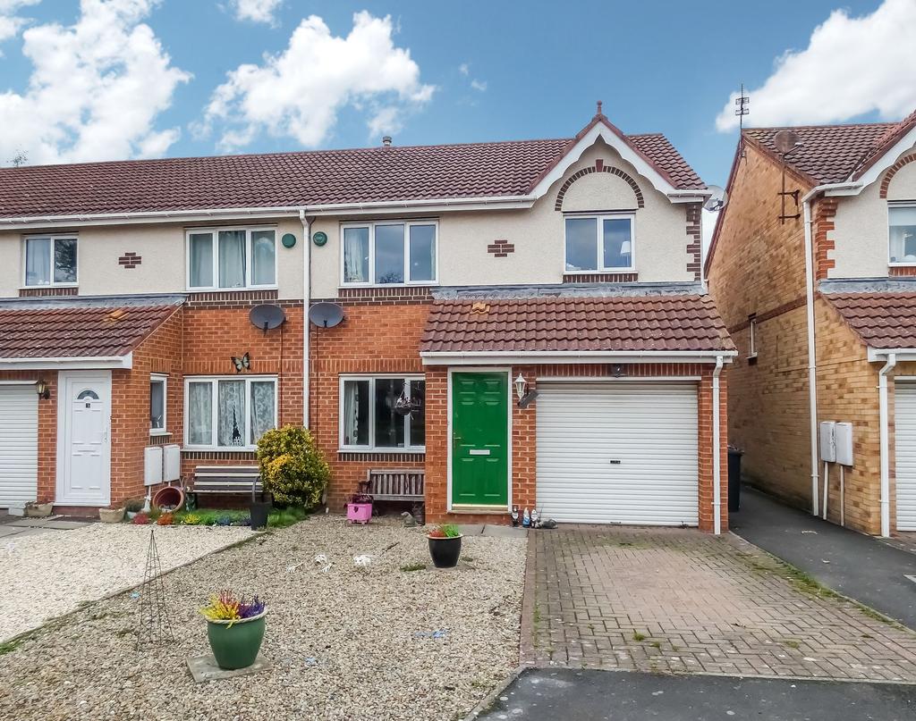 Glanton Close, Morpeth, Northumberland, NE61 2XH 3 bed semidetached