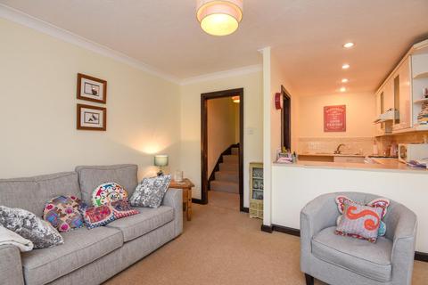 5 Farnborough Crescent, Bromley, BR2 7DL