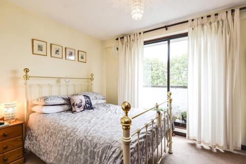 5 Farnborough Crescent, Bromley, BR2 7DL