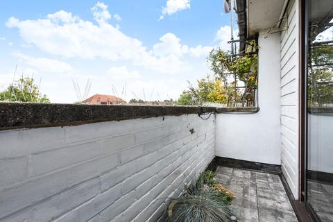 5 Farnborough Crescent, Bromley, BR2 7DL