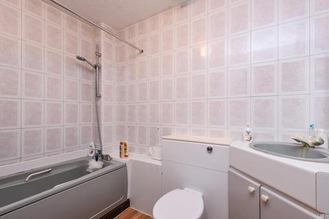 5 Farnborough Crescent, Bromley, BR2 7DL