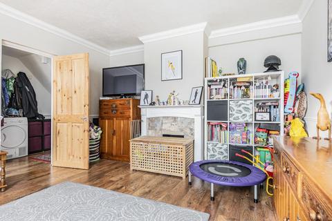 13 River Park Gardens, Bromley, BR2 0BG