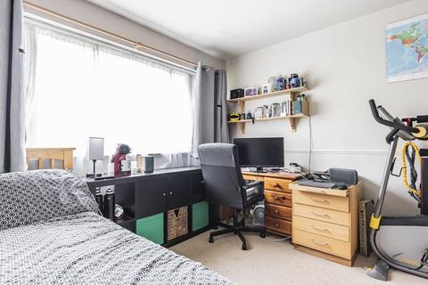 13 River Park Gardens, Bromley, BR2 0BG