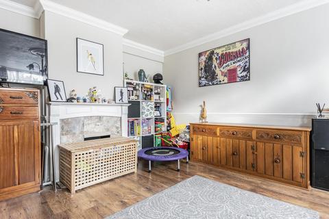 13 River Park Gardens, Bromley, BR2 0BG