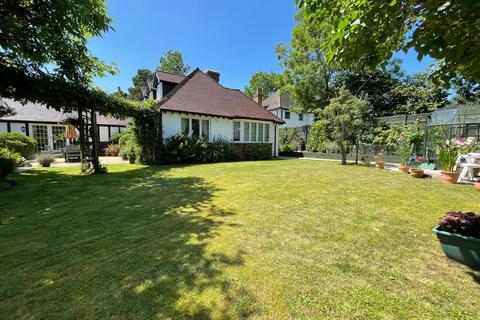 Withypool Oak End Way, Woodham, Addlestone, KT15 3DT