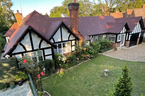 Withypool Oak End Way, Woodham, Addlestone, KT15 3DT