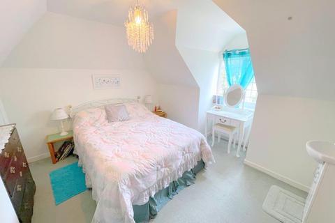 Withypool Oak End Way, Woodham, Addlestone, KT15 3DT