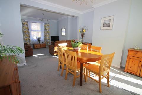 38 Queens Road, Feltham, TW13 5AR